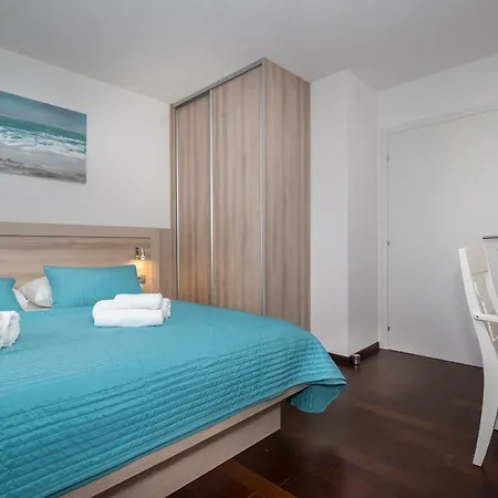 Sunny Rooftop Apartman Split