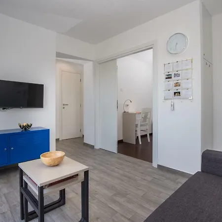 Sunny Rooftop Apartman Split