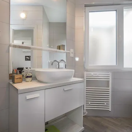 Sunny Rooftop شقة *