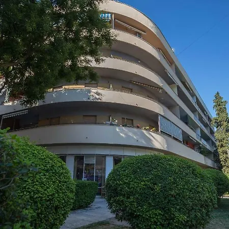 Sunny Rooftop Apartment *