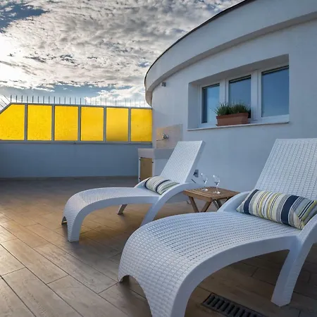 Apartment Sunny Rooftop Split