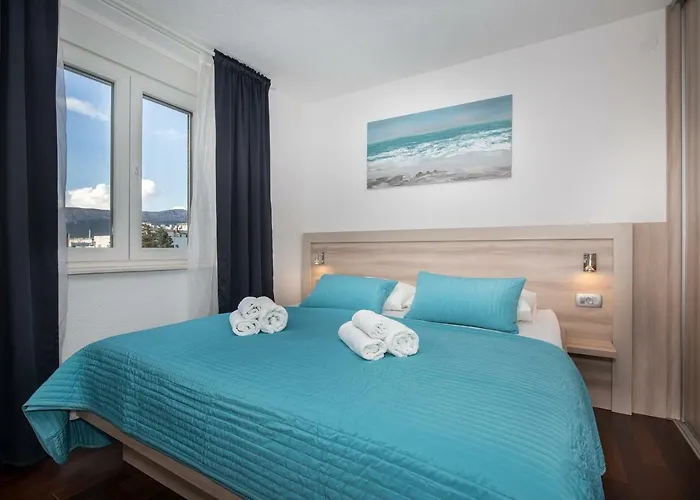 Sunny Rooftop Apartment Split