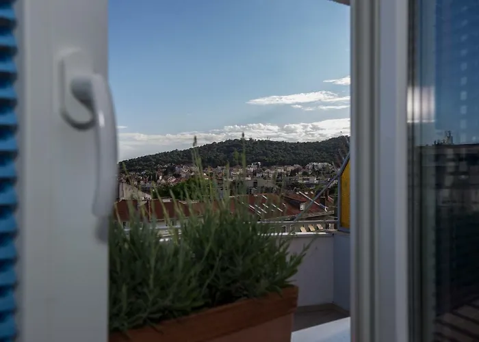 Apartment Sunny Rooftop Split