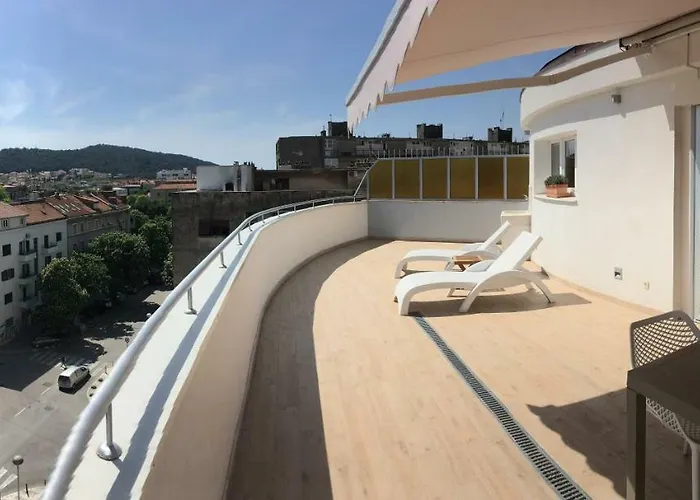 Sunny Rooftop Apartment
